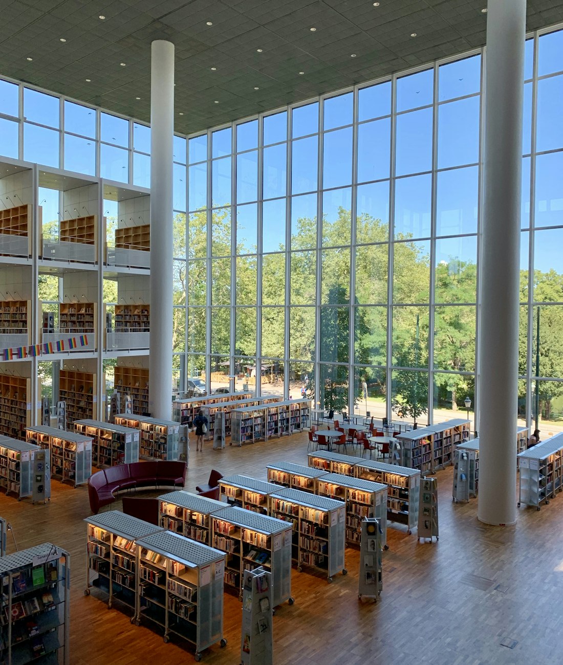 A modern, light-filled university library